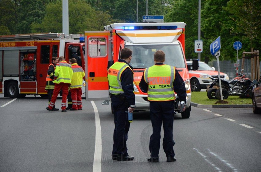 Einsatz Christoph 3 Quadunfall Leverkusen Olof Palmestr 23.jpg